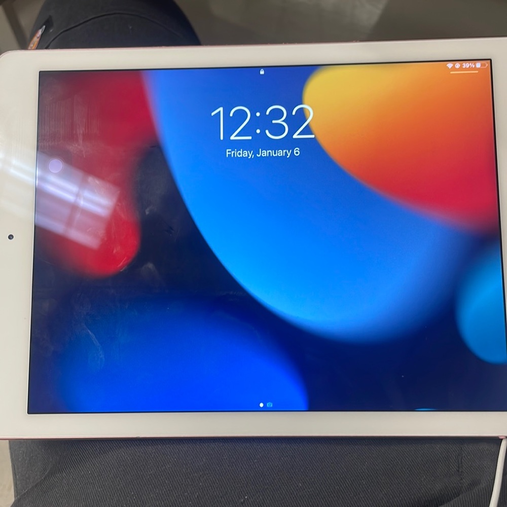 iPad Pro (9.7-inch) 32GB for sale first come first serve!!!